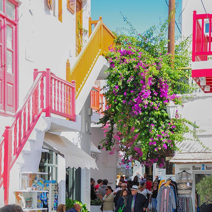 Easter in Mykonos is the ideal time to walk around the narrow streets of Chora